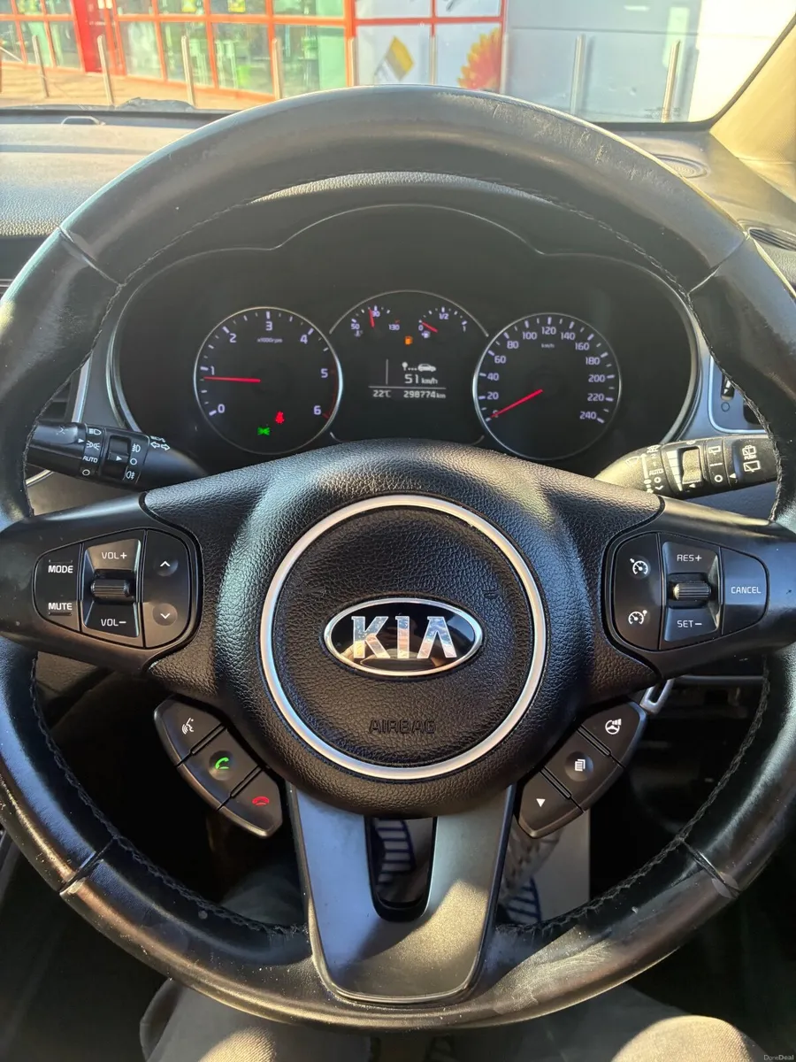 2015 Kia Carens - Image 4