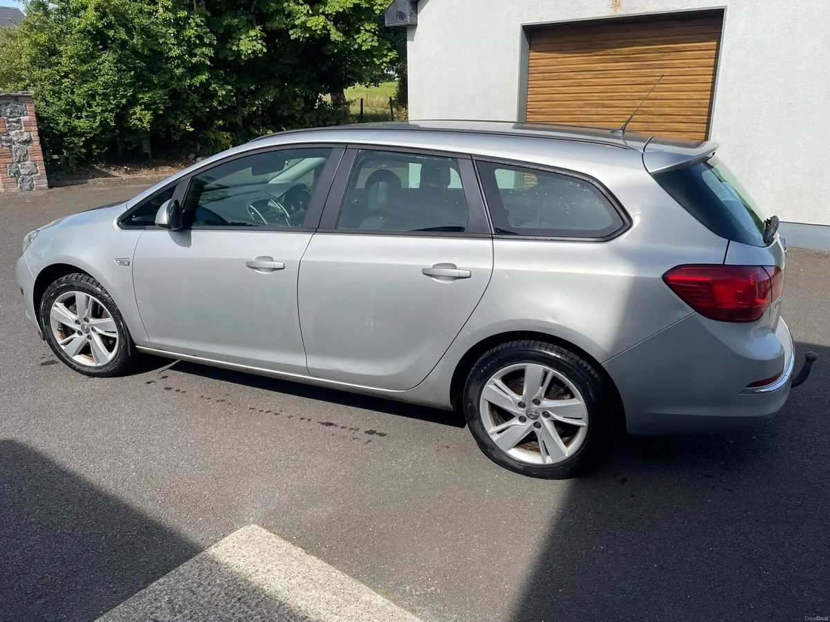 Opel Astra (Needs engine) - Image 3