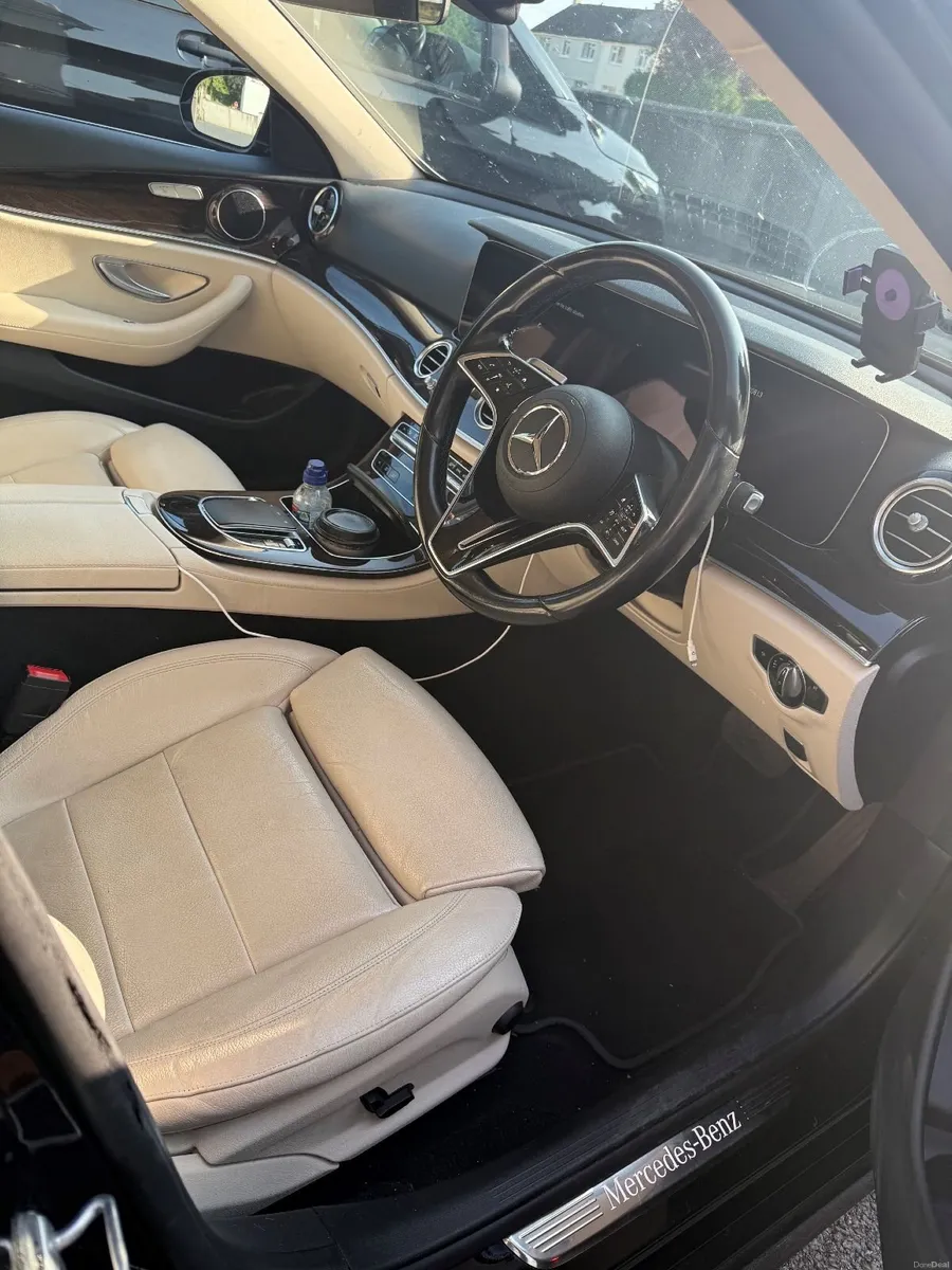 Mercedes-Benz E-Class 2022 - Image 5