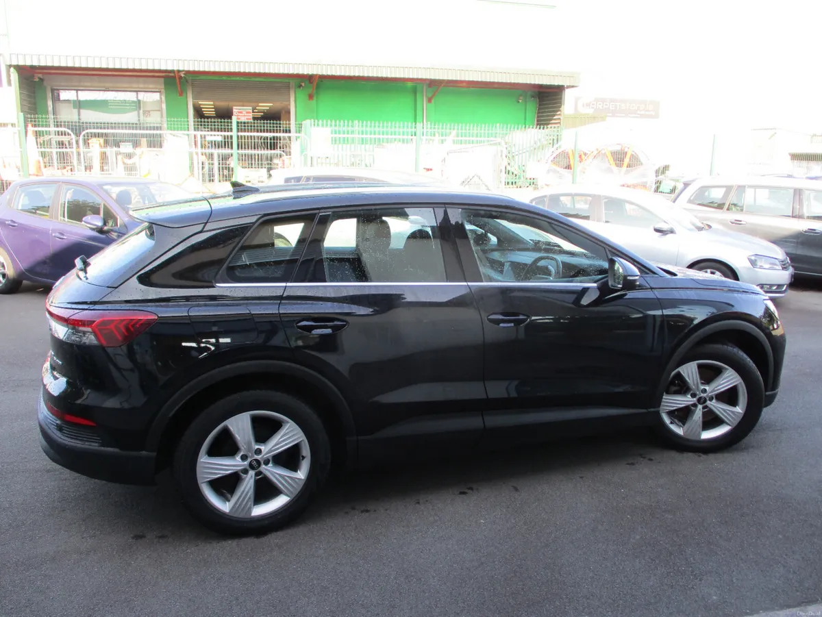 Audi e-tron 40 Advance 2023 - Image 4