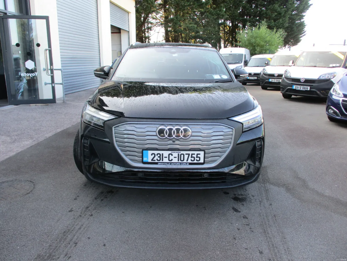 Audi e-tron 40 Advance 2023 - Image 2