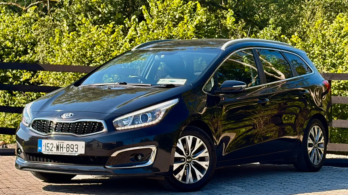 Kia Ceed 2015 xe high spec in immaculate condition - Image 2