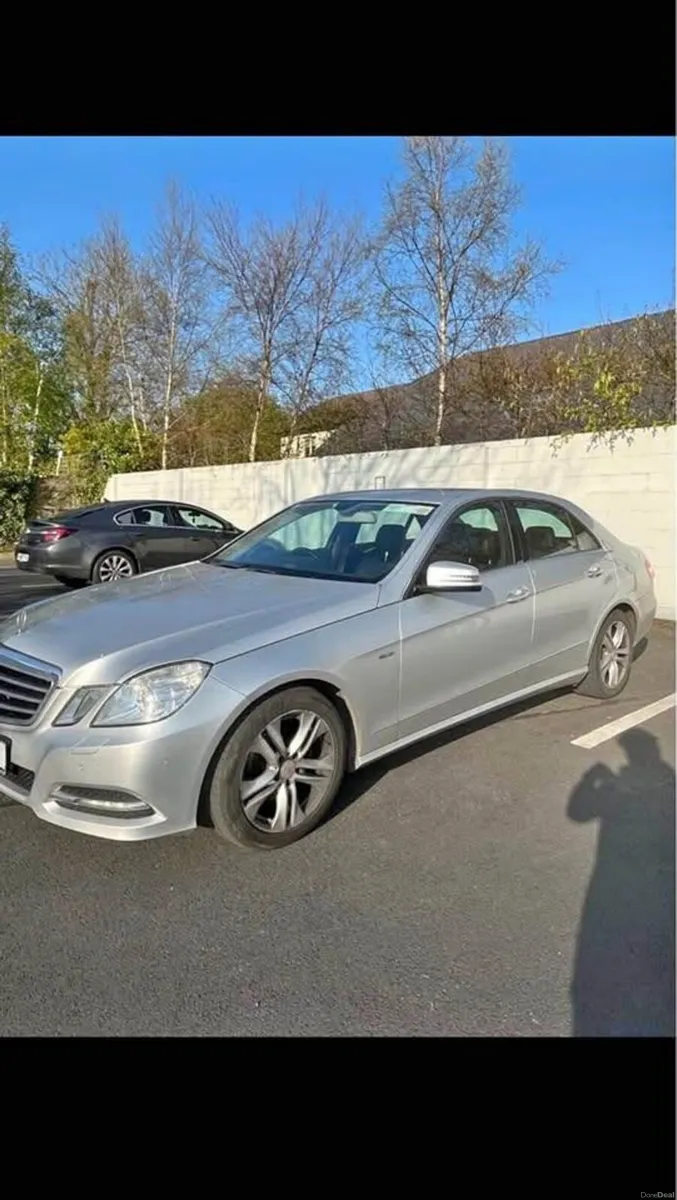 Mercedes-Benz E-Class 2011 - Image 1