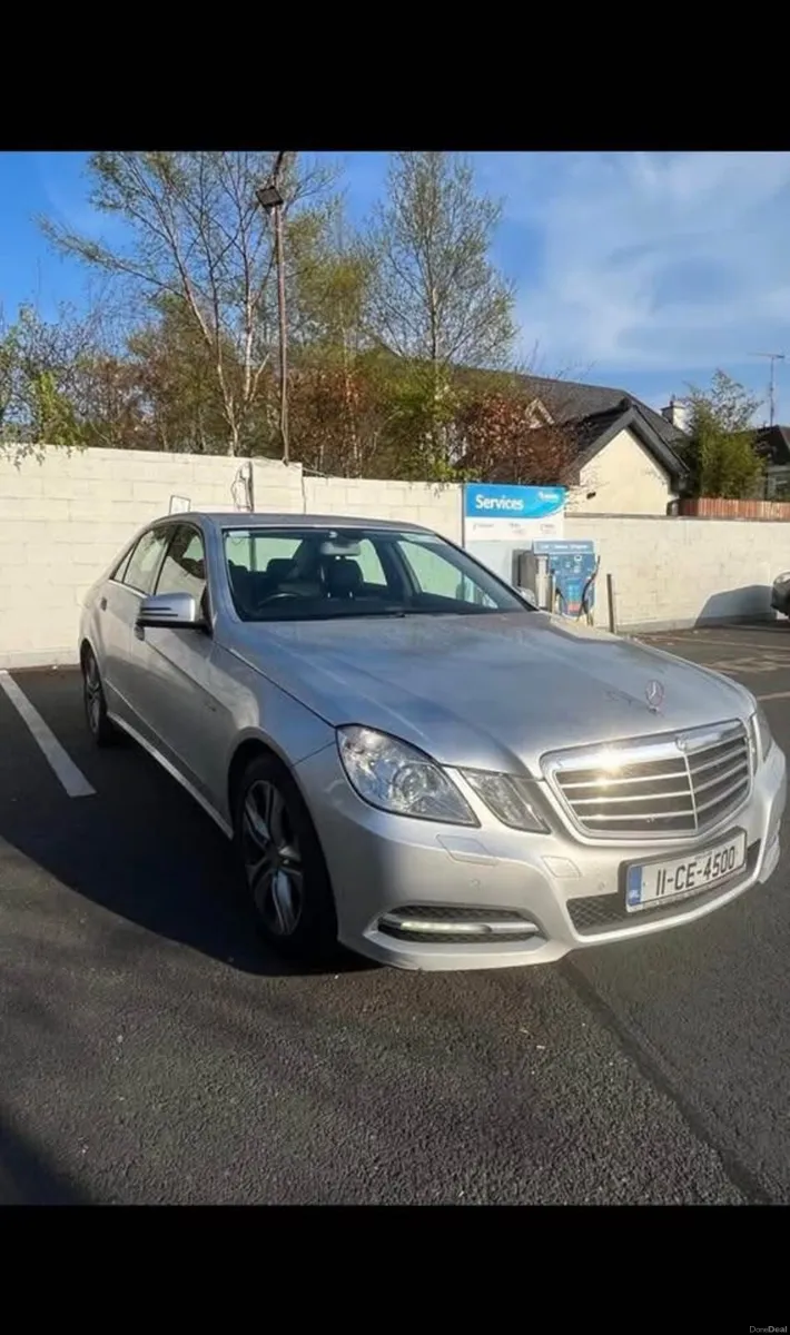 Mercedes-Benz E-Class 2011 - Image 4