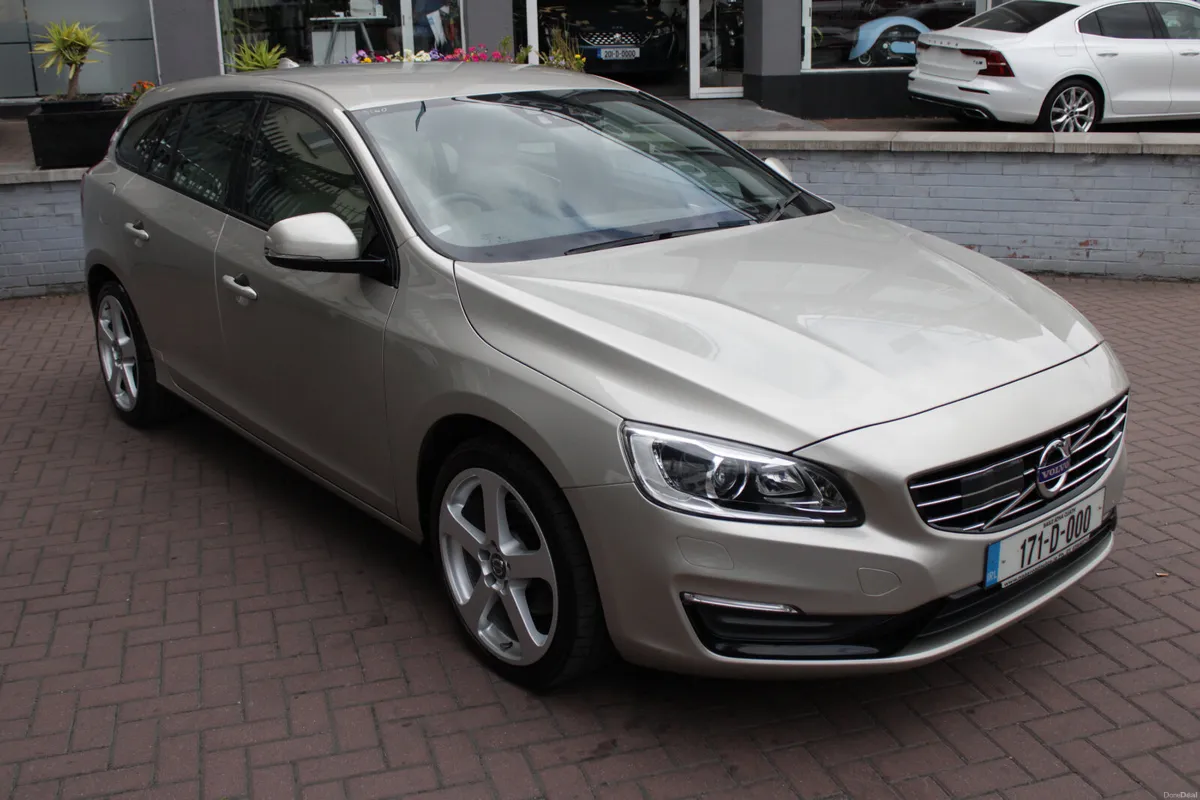 2017 VOLVO V60 D4 2.0 5DR ESTATE AUTOMATIC - Image 2