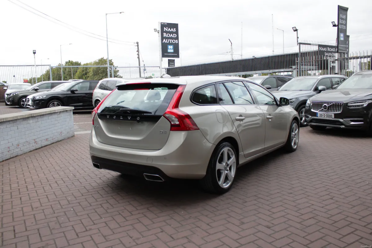 2017 VOLVO V60 D4 2.0 5DR ESTATE AUTOMATIC - Image 4