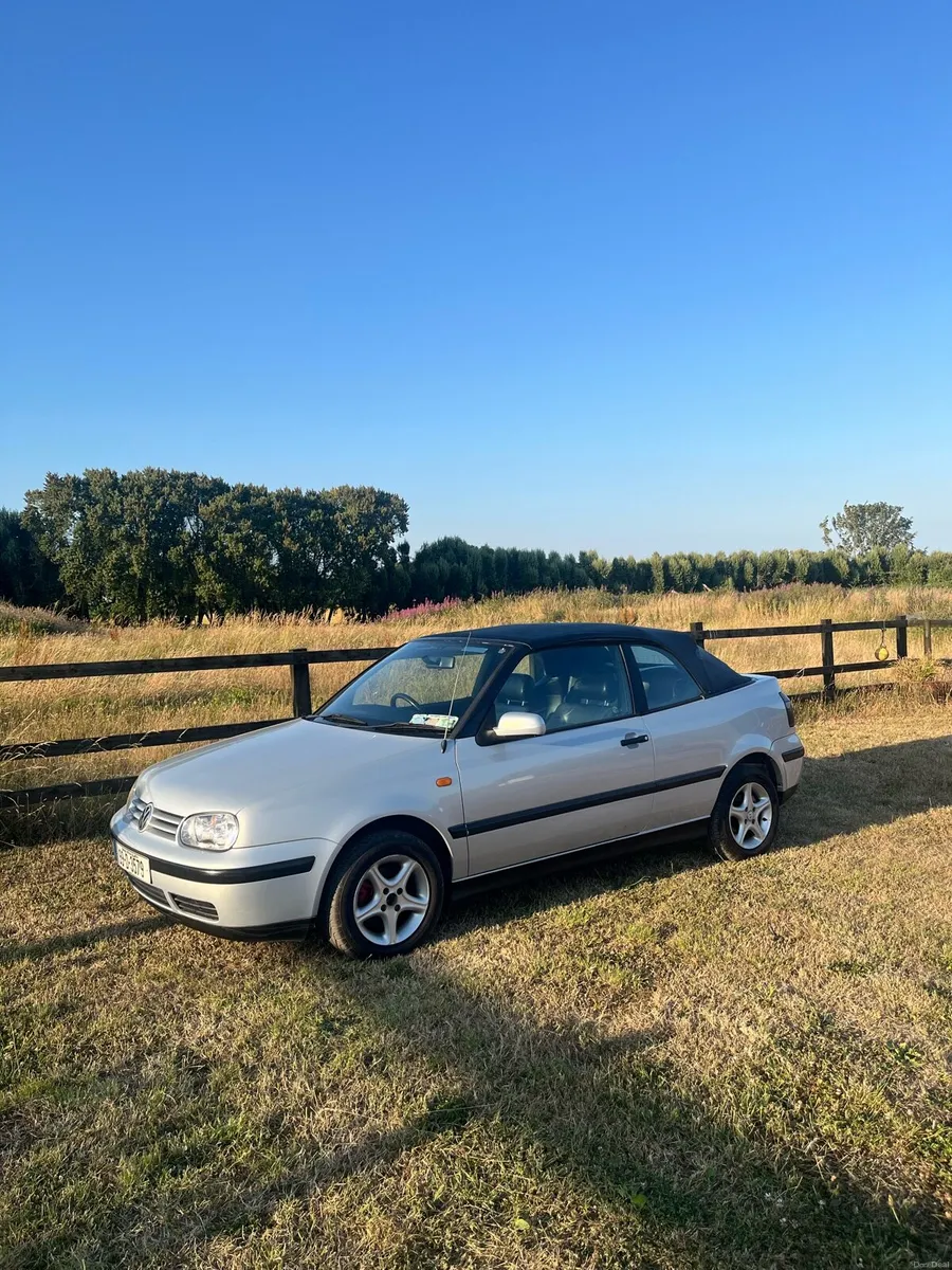 Golf cabriolet - Image 1