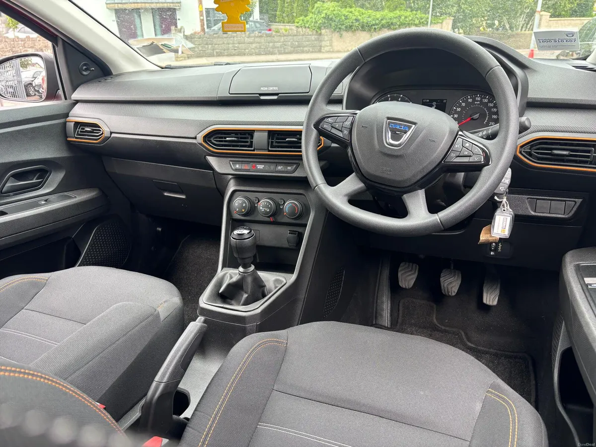 Dacia Sandero Stepway 2022  PETROL - Image 5