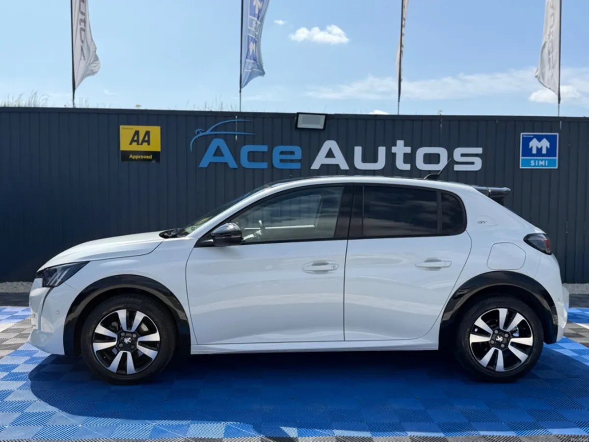 Peugeot 208 GT - **SUNROOF** 1.2 PETROL - AUTO - 1 - Image 4