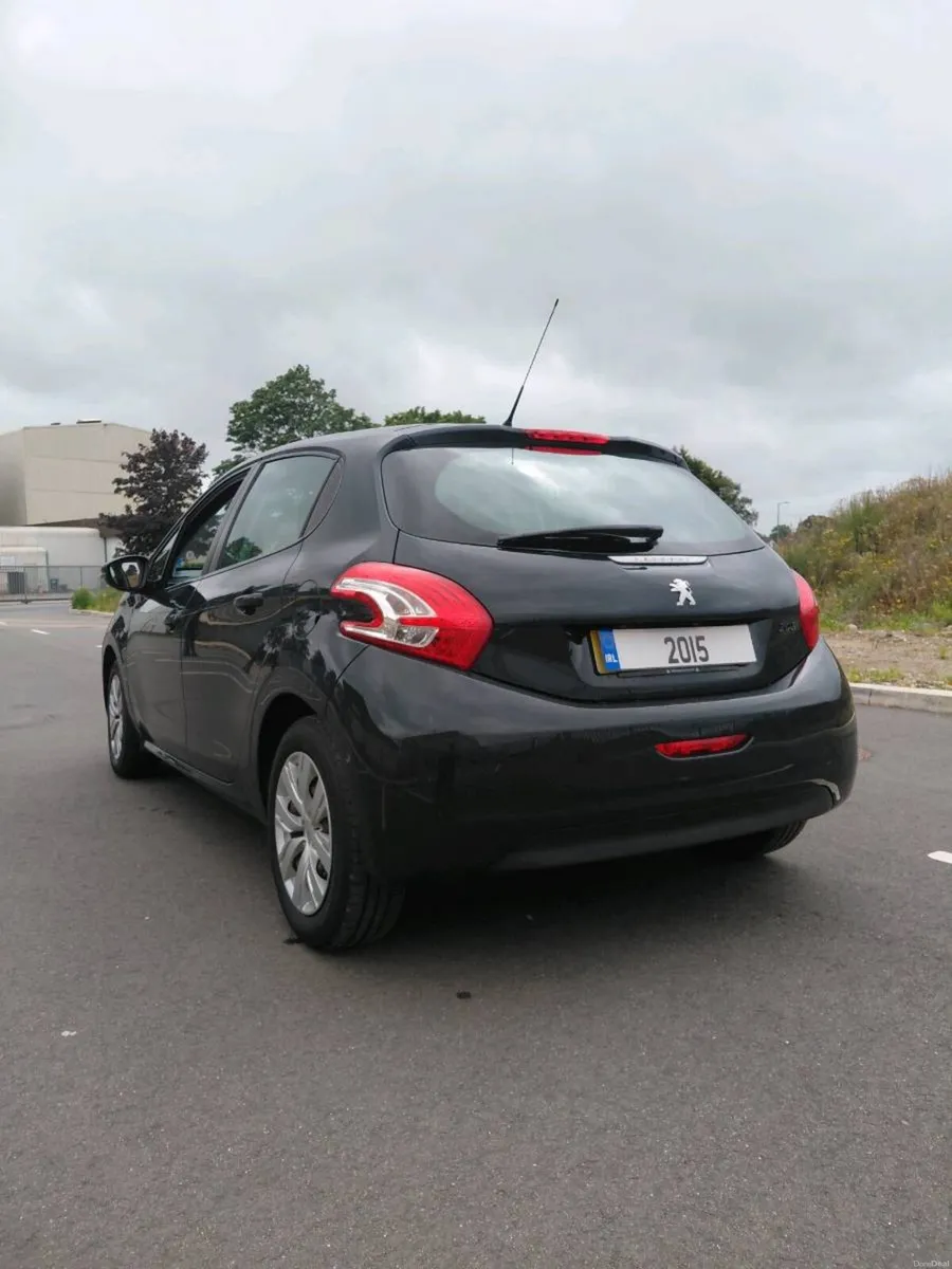 2015 peugeot 208 1.0L petrol - Image 4