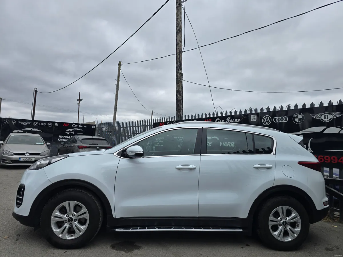 172 Kia Sportage 1.7d, LOW MILES, NEW NCT - Image 5