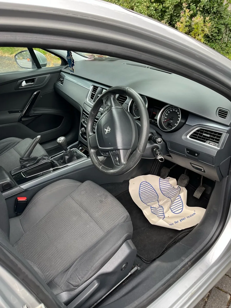 Car - Image 2