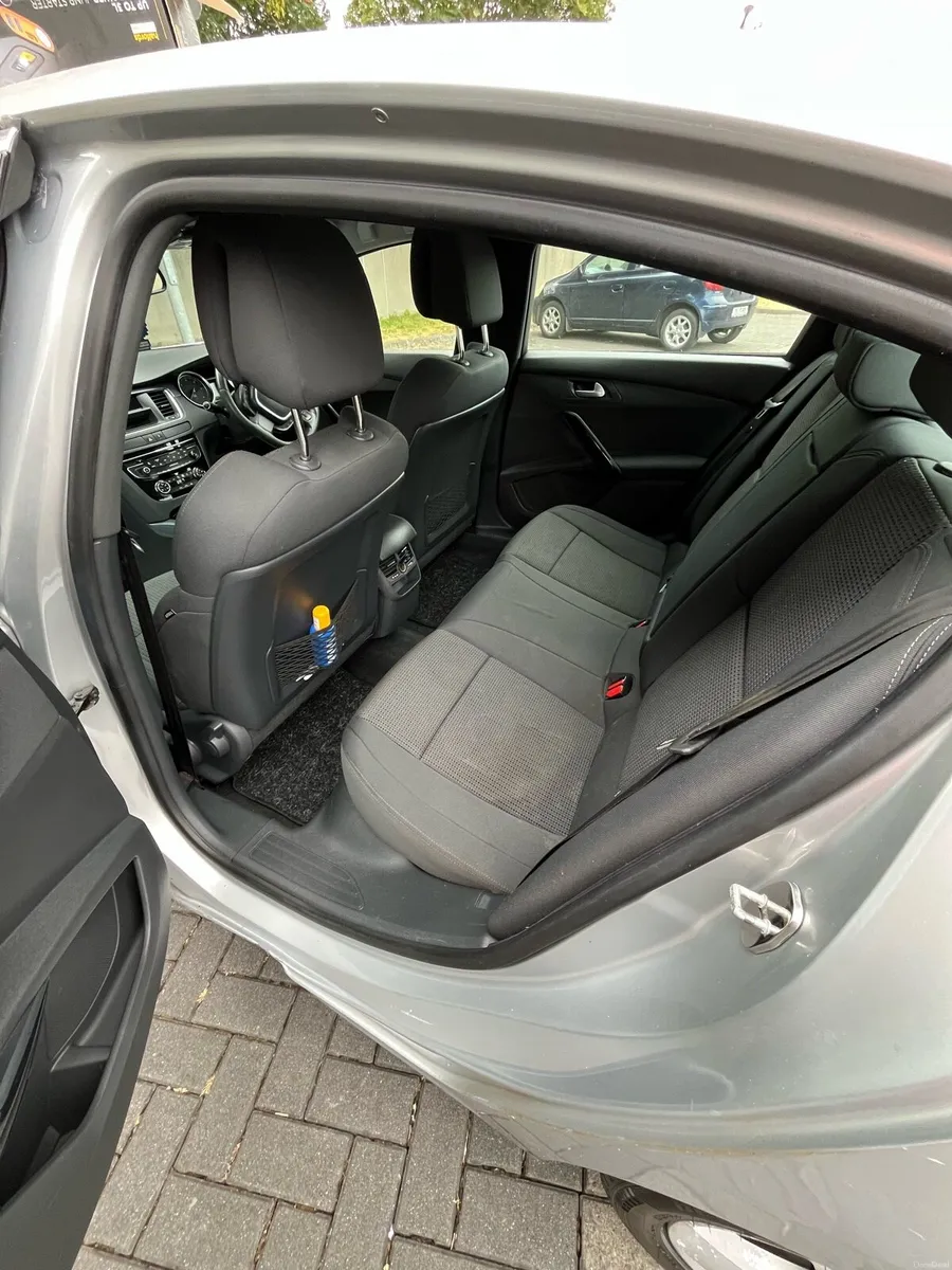 Car - Image 4