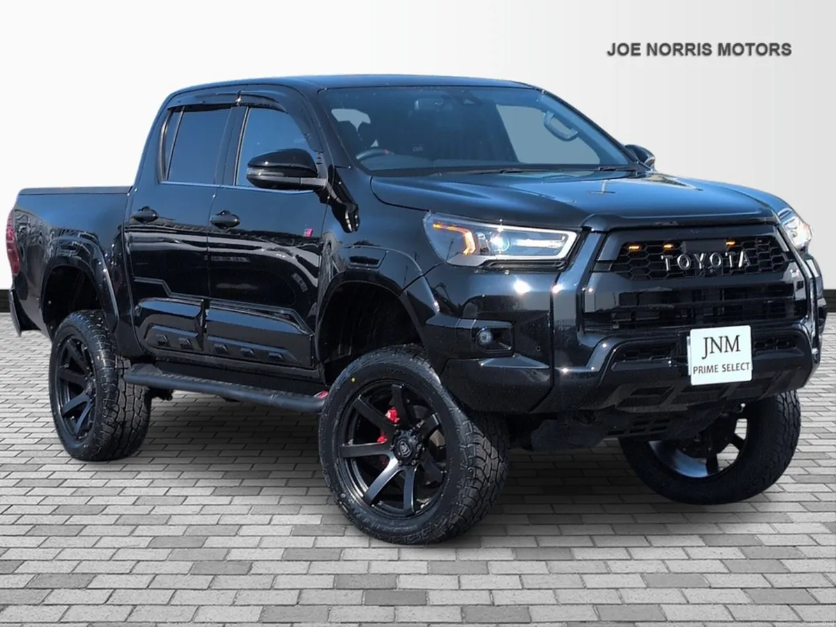 Toyota Hilux 2.4 Diesel Double Cab 4WD AUTOMATIC G - Image 1