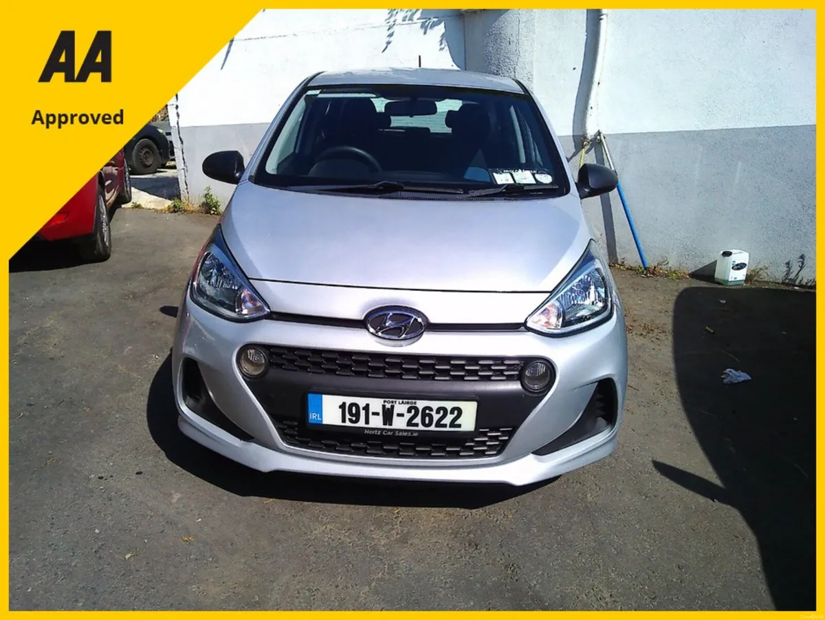 Hyundai i10 CLASSIC 4DR - Image 1