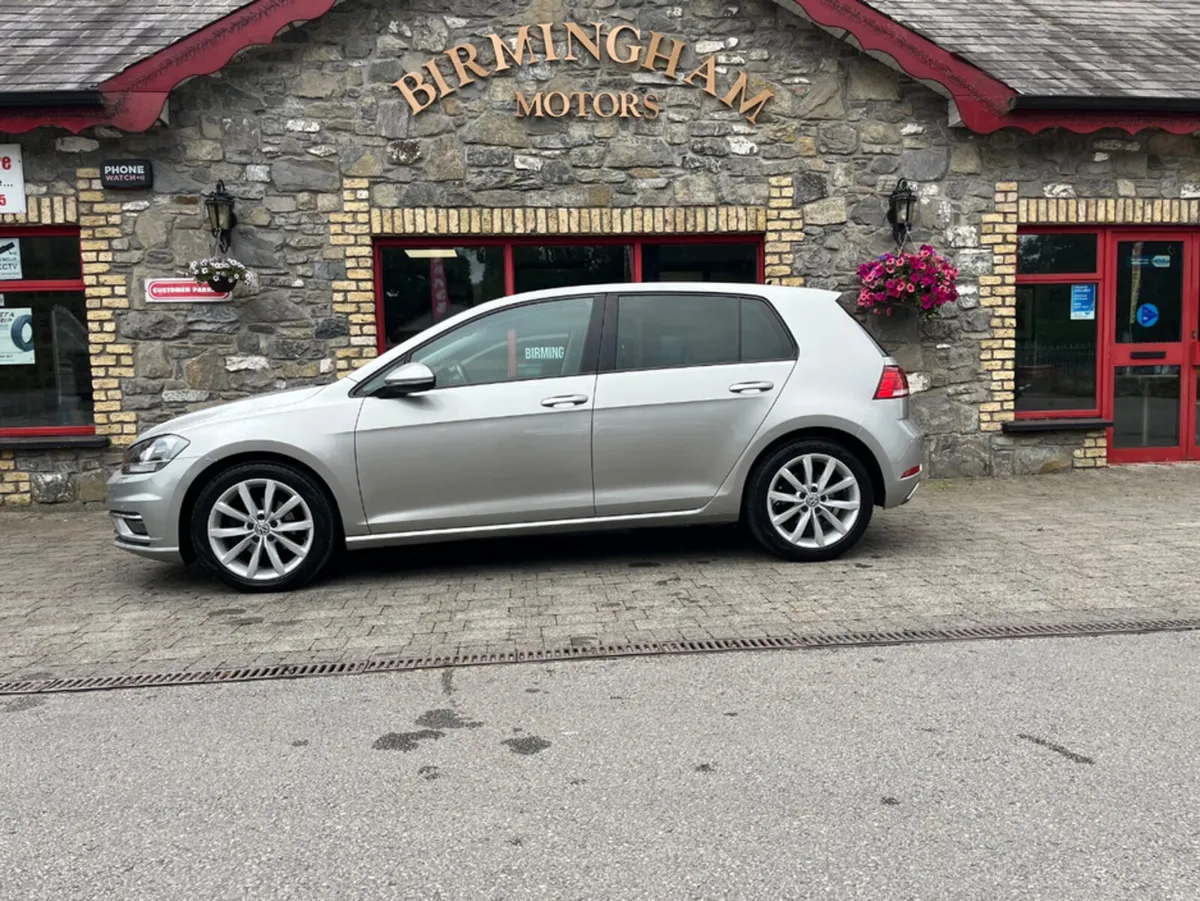 Volkswagen Golf HIGHLINE 1.0 TSI MANUAL 6SPEED FWD - Image 4