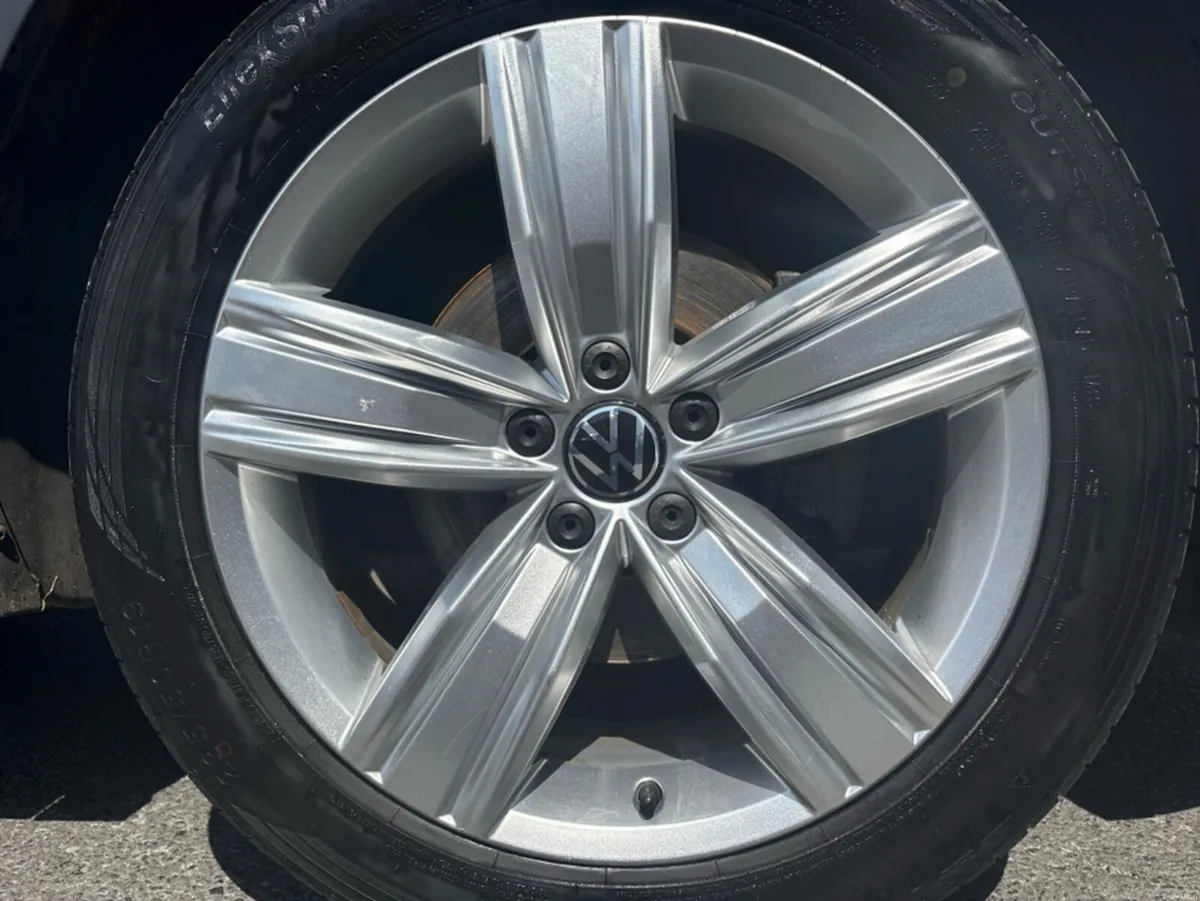 Volkswagen Tiguan ELEGANCE 2.0 TDI MANUAL 6SPEED F - Image 6