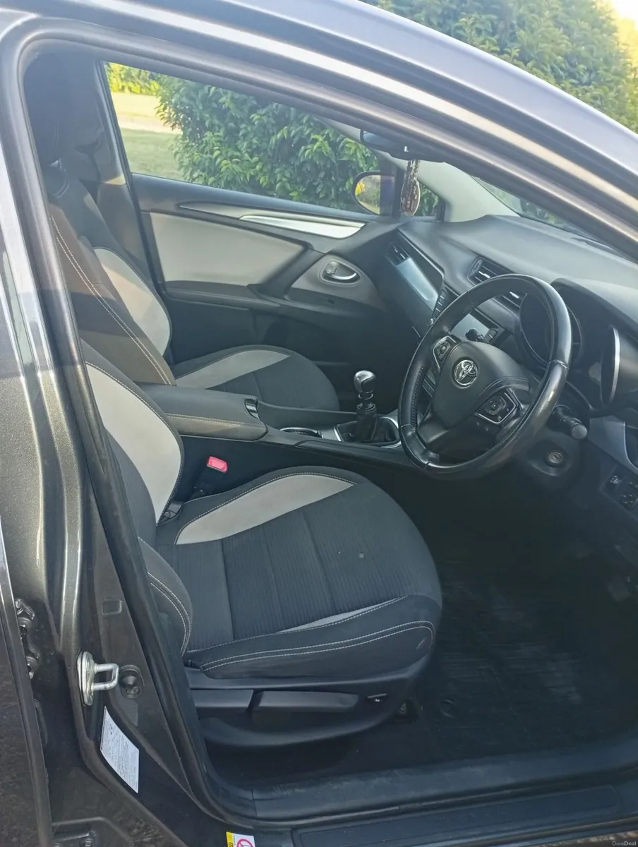 Toyota Avensis 2018 - Image 6