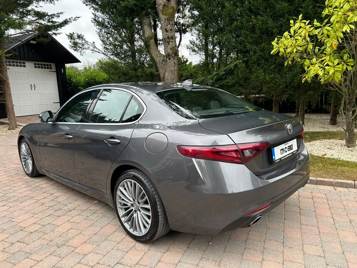 17 Alfa Romeo Giulia 2.2D Lux Full SH €13950 - Image 6