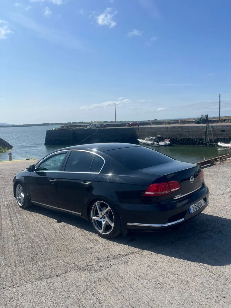 Volkswagen Passat 2011 - Image 1