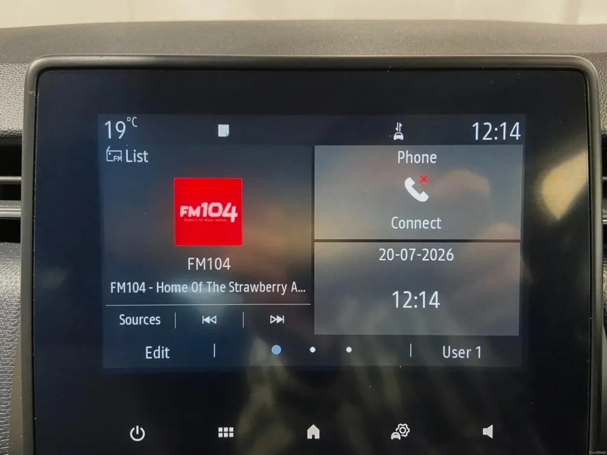 Renault Clio 2022 1.0 DYNAMIQUE 6 SPEED EXTRAS - Image 2