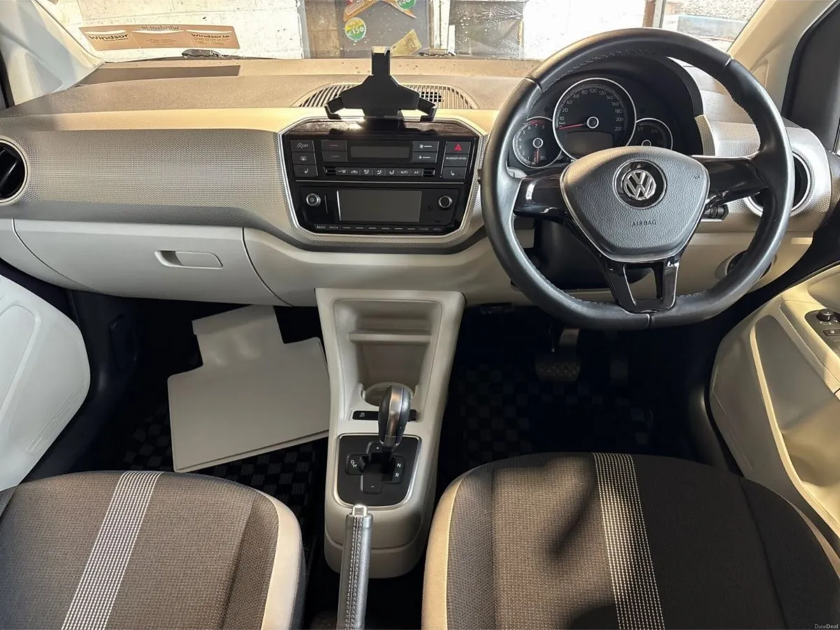 Volkswagen up! Automatic - Image 4