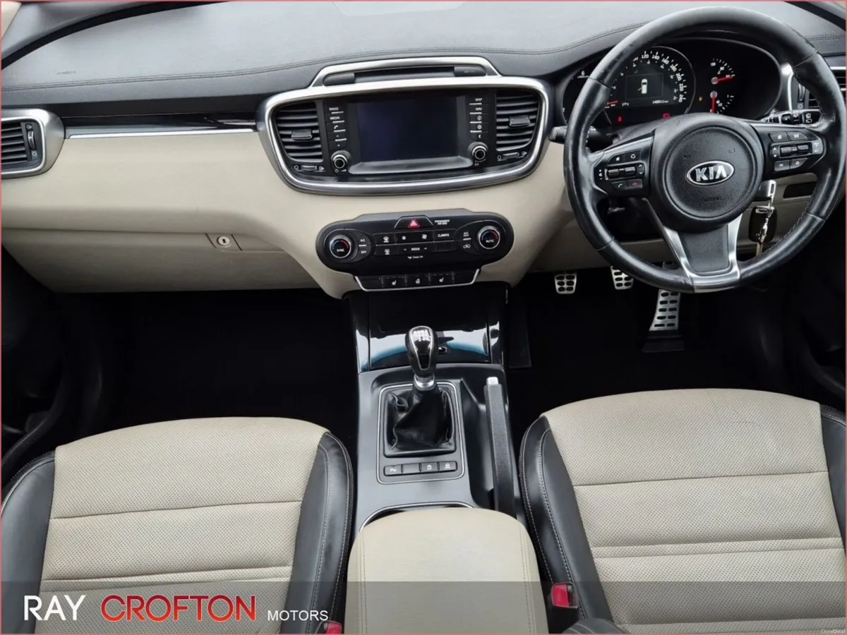 Kia Sorento Platinum 2WD - Image 4