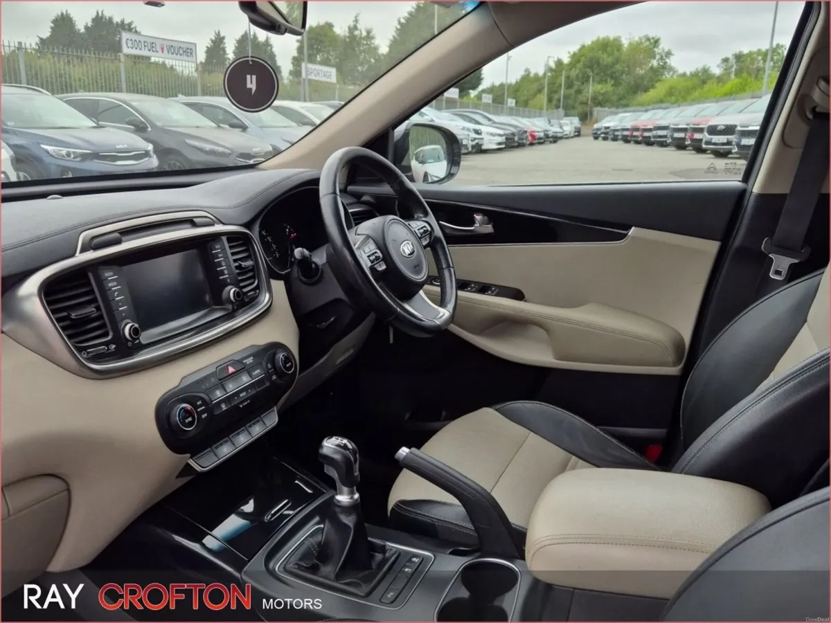 Kia Sorento Platinum 2WD - Image 6