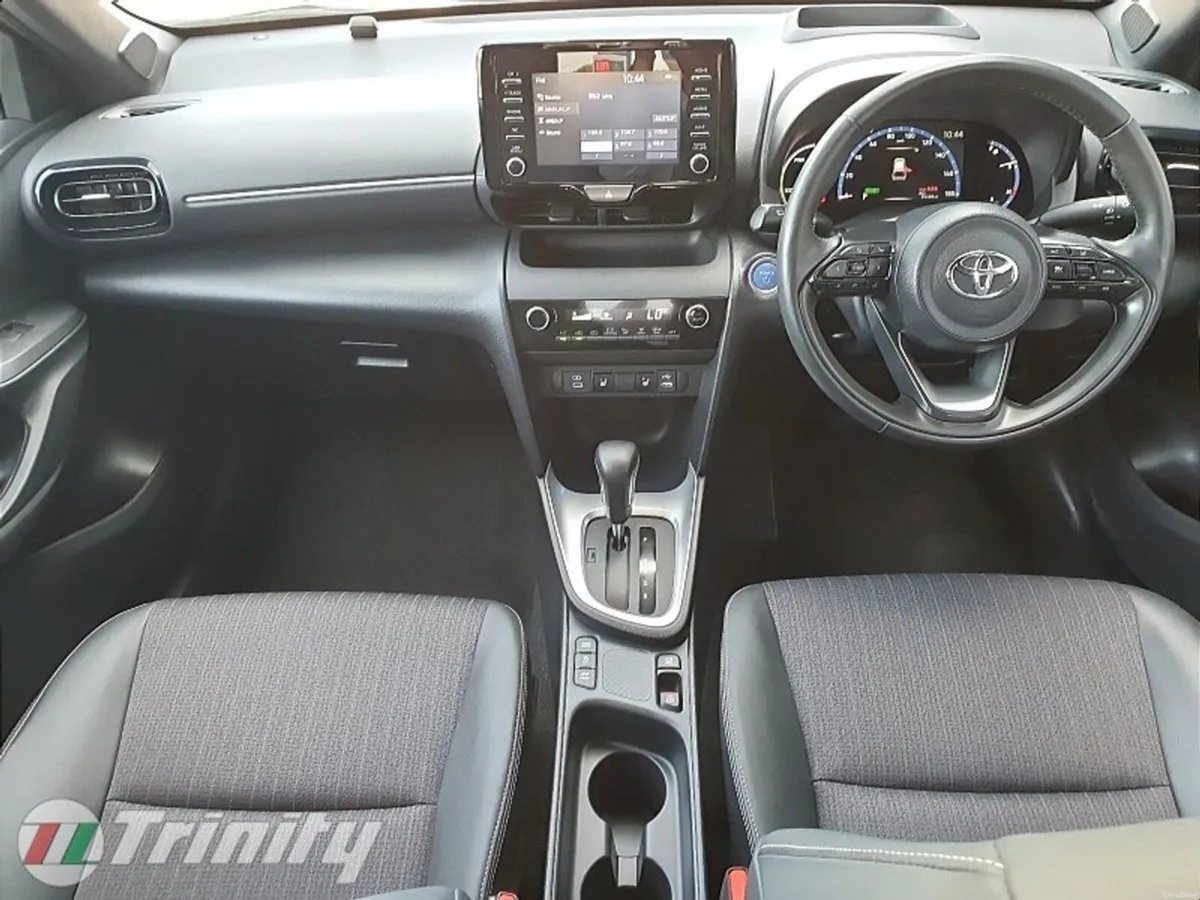 Toyota Yaris Cross ** Z HYBRID ** LOW KMS ** HUGE - Image 2