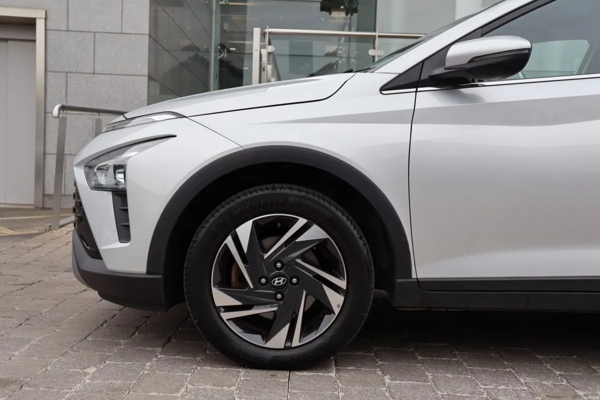 Hyundai Bayon Bayon Executive Auto - Image 3