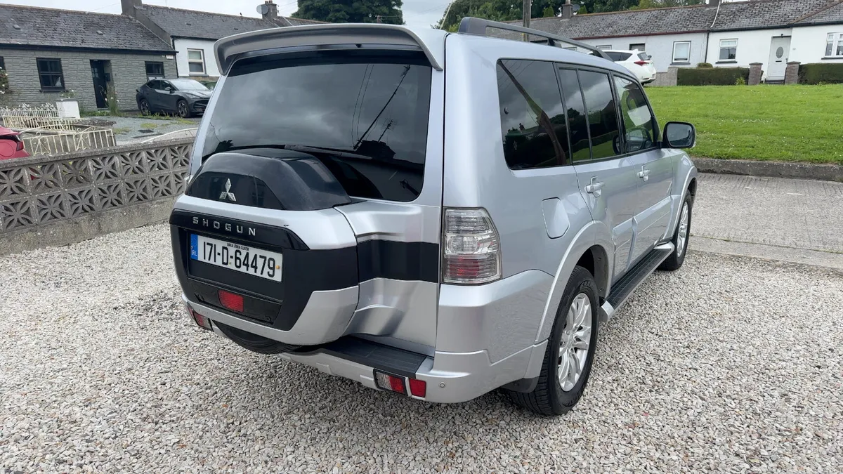 2017 Mitsubishi Pajero 7 seater