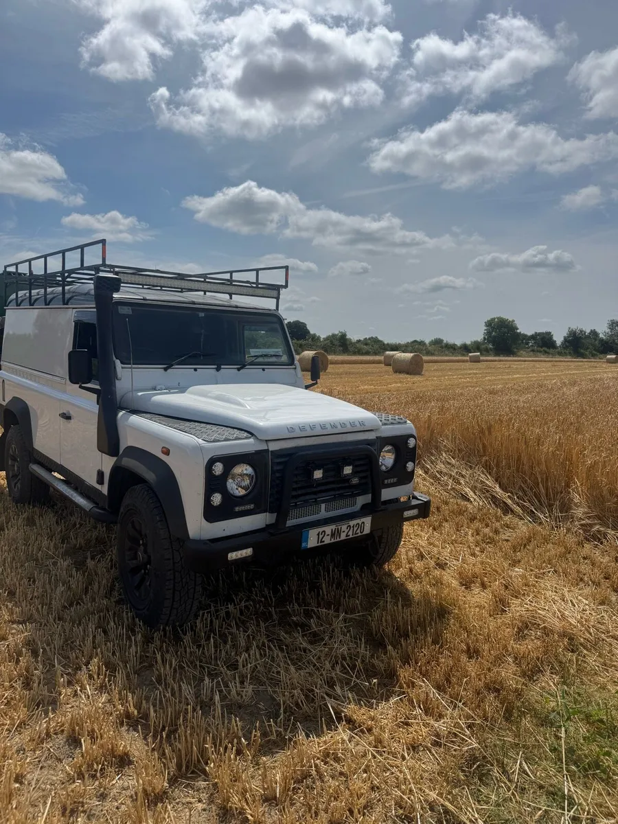 Landrover defender 110 - Image 2