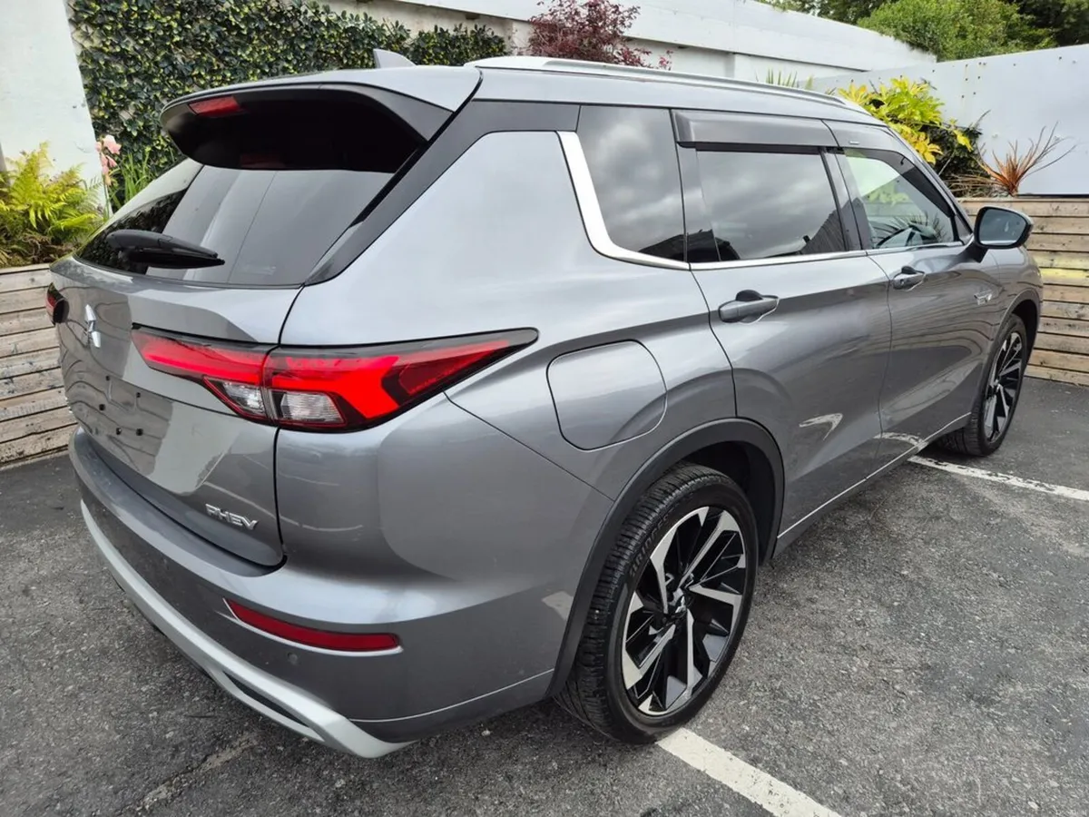 Mitsubishi Outlander 2.4 PHEV / EXCEED TOP SPEC / - Image 5
