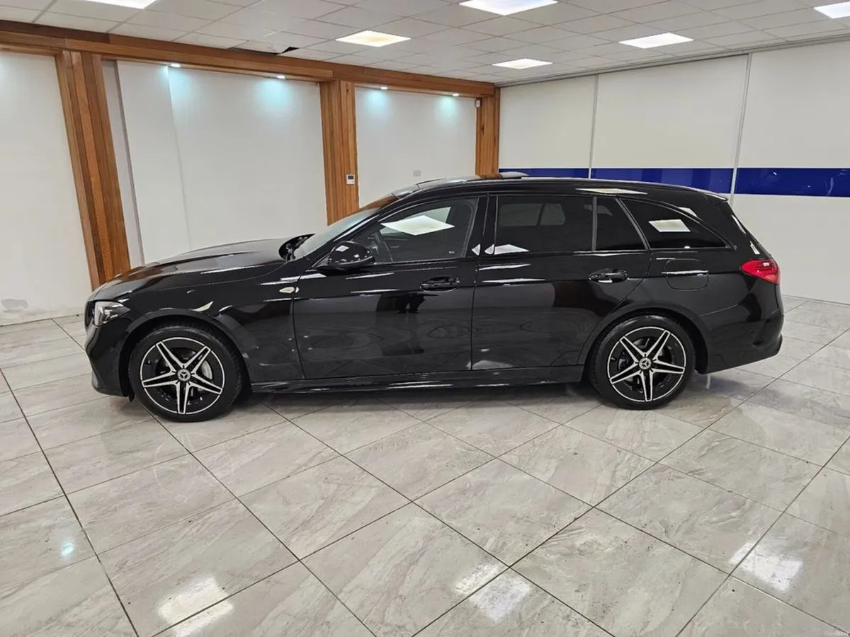 Mercedes-Benz C-Class PANORMAIC ROOF // C 300 E UR - Image 4
