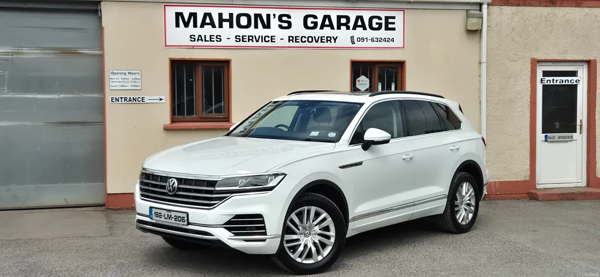Volkswagen Touareg 2019 Passenger - Image 1