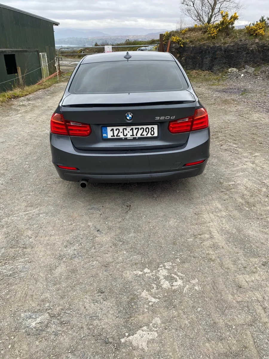 BMW 320 - Image 5