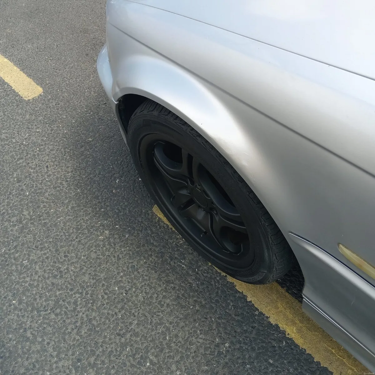 BMW 3-Series 2002 - Image 4