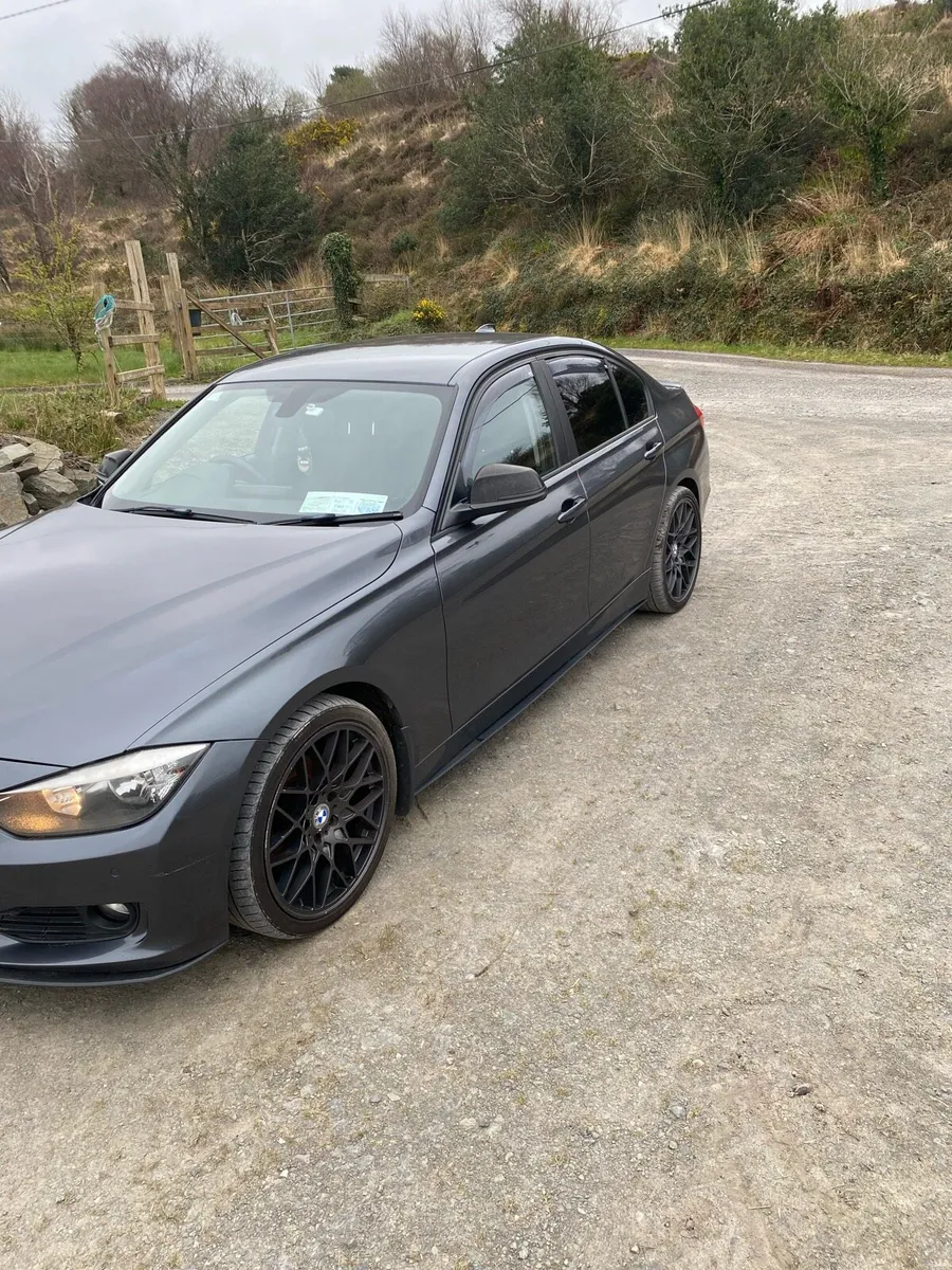 BMW 320 - Image 3