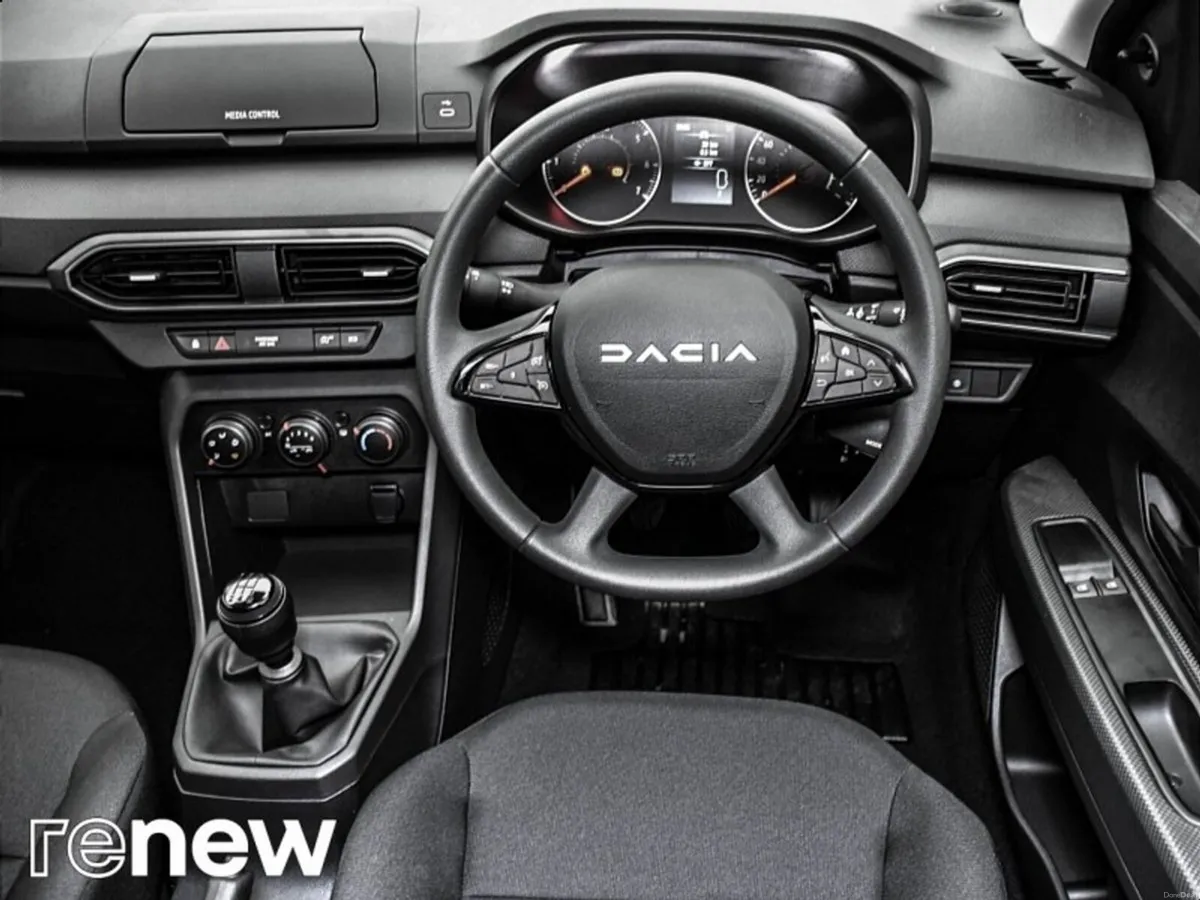 Dacia Sandero SCe 65 Essential - Image 3