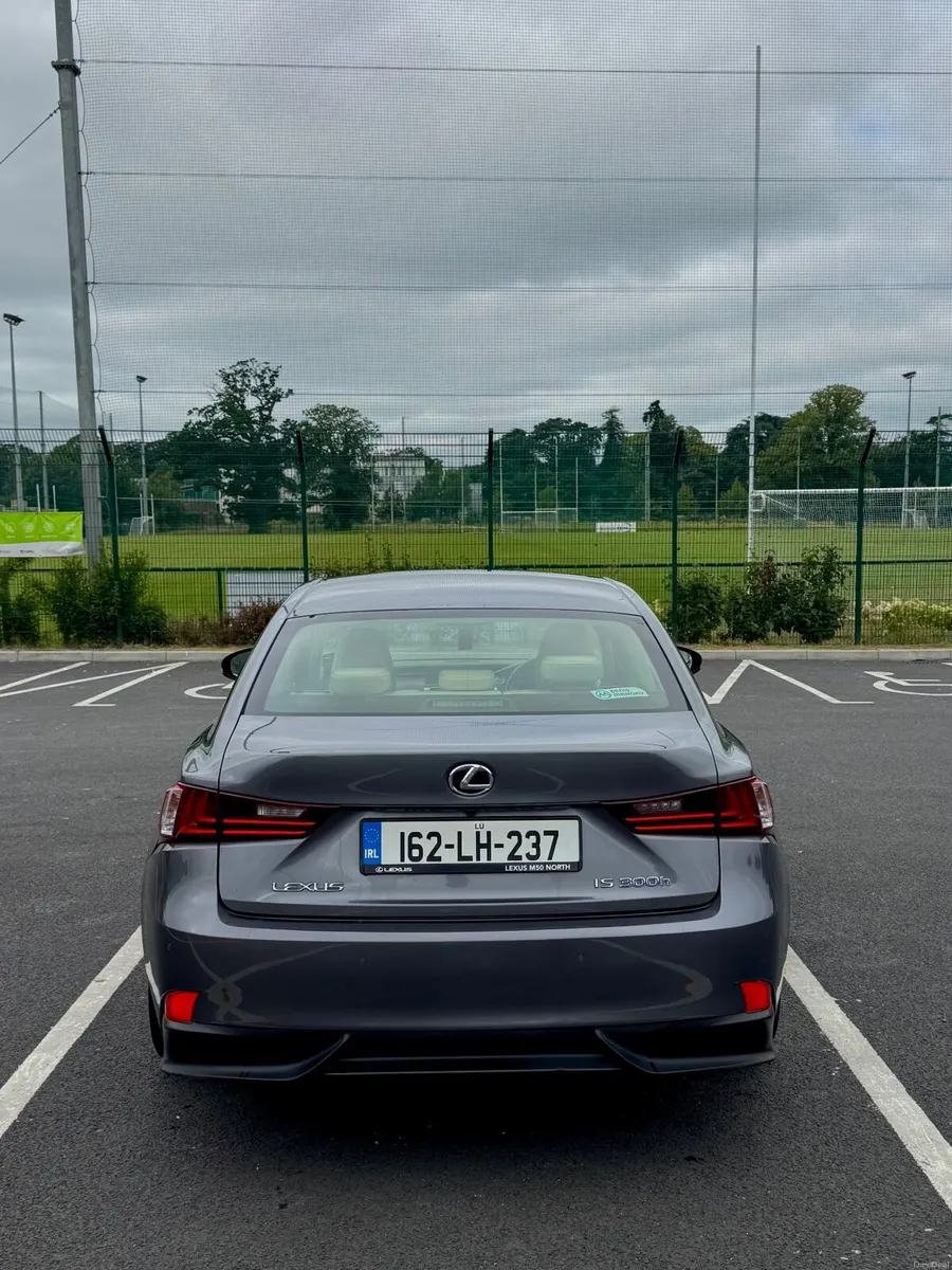 2016 Lexus IS 300h  2.5L Petrol * LOW MILAGE 90km* - Image 2