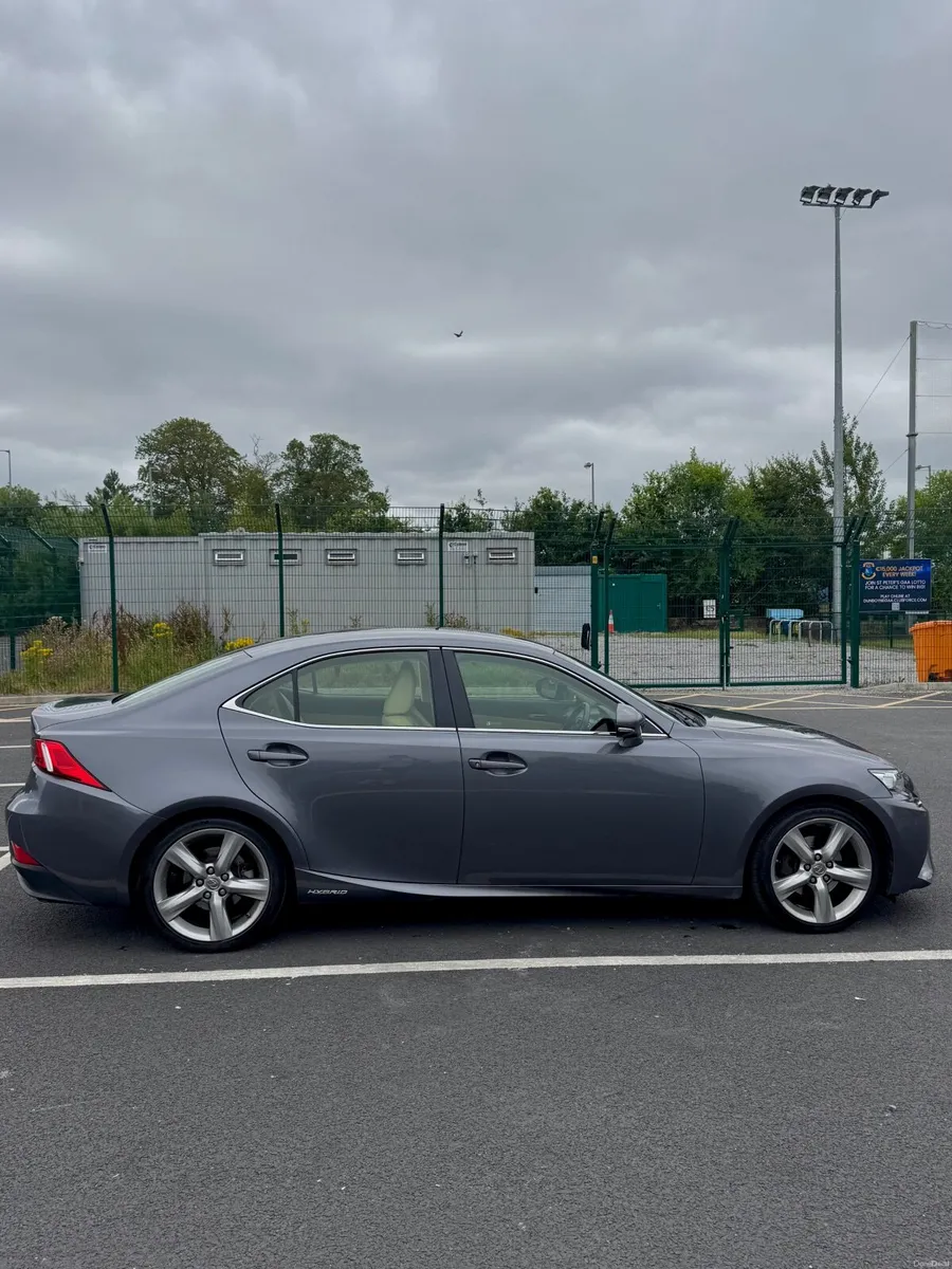 2016 Lexus IS 300h  2.5L Petrol * LOW MILAGE 90km* - Image 5