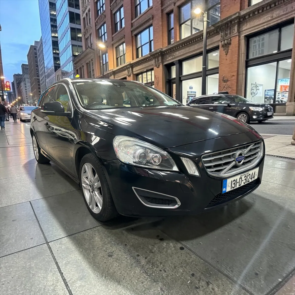 2013  Volvo V60 1.6 D2 115PS DRIVE SE LUX - Image 3