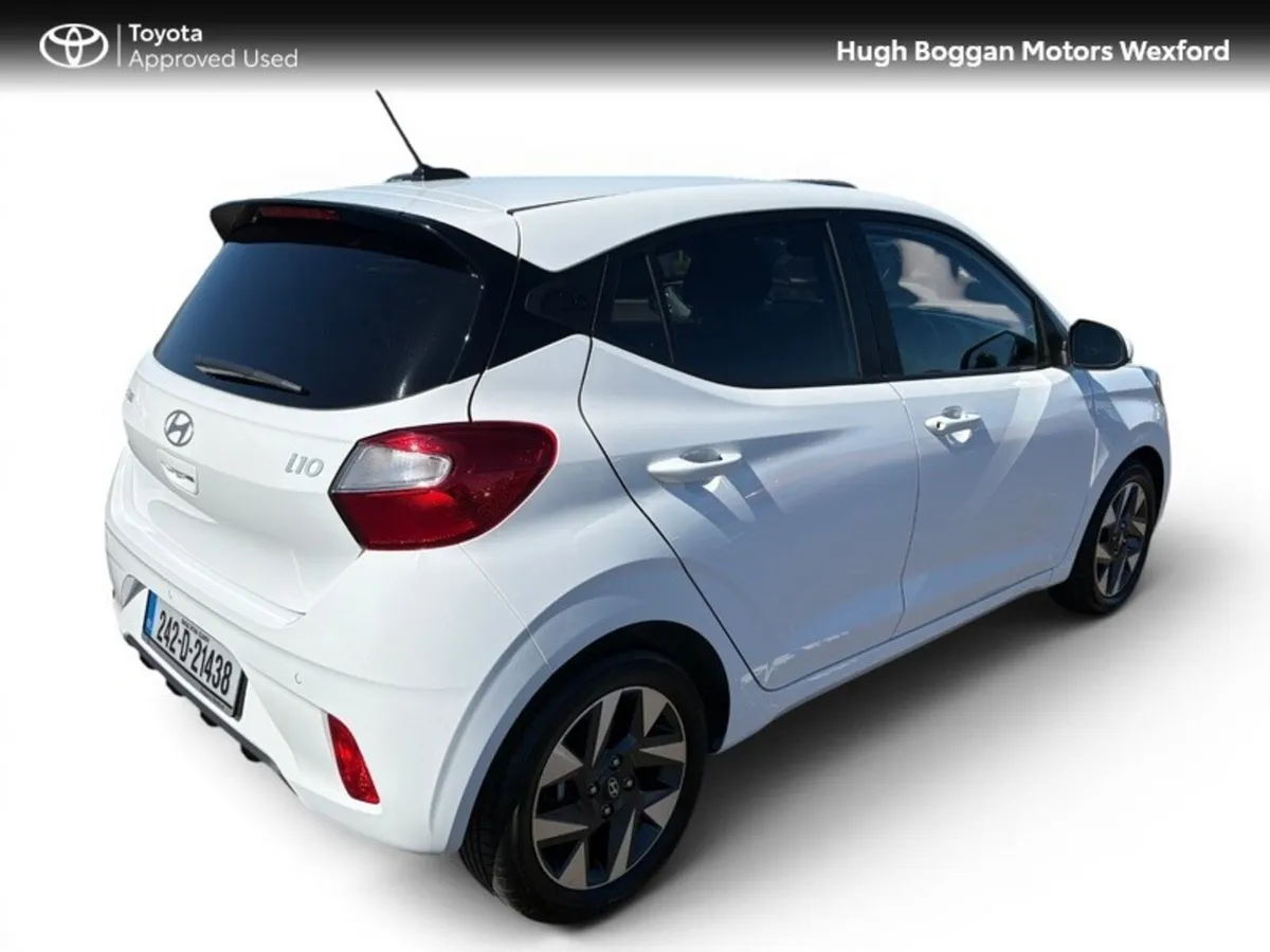 Hyundai i10 DELUXE PLUS AUTOMATIC ONLY 7500 KILOME - Image 2