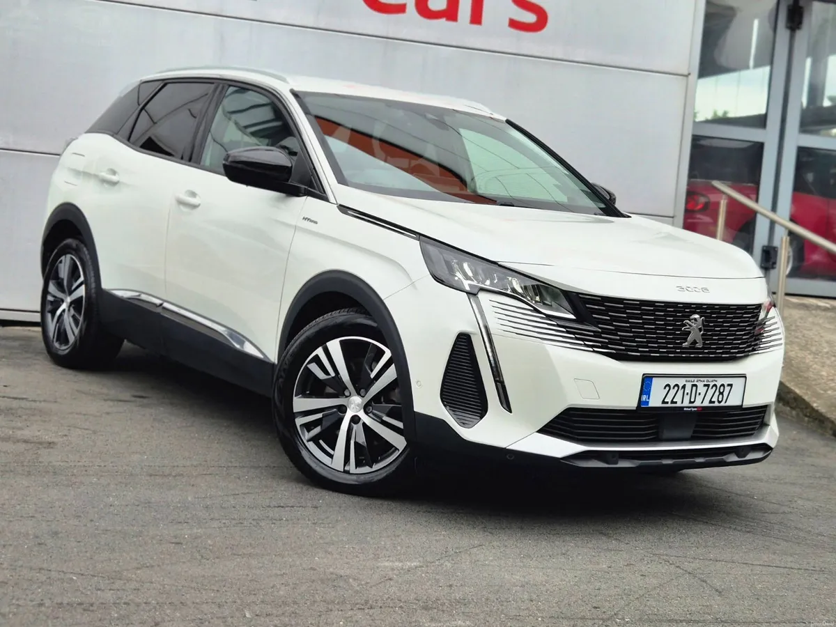 2022 Peugeot 3008 Allure PHEV, 18" Alloys - Image 2