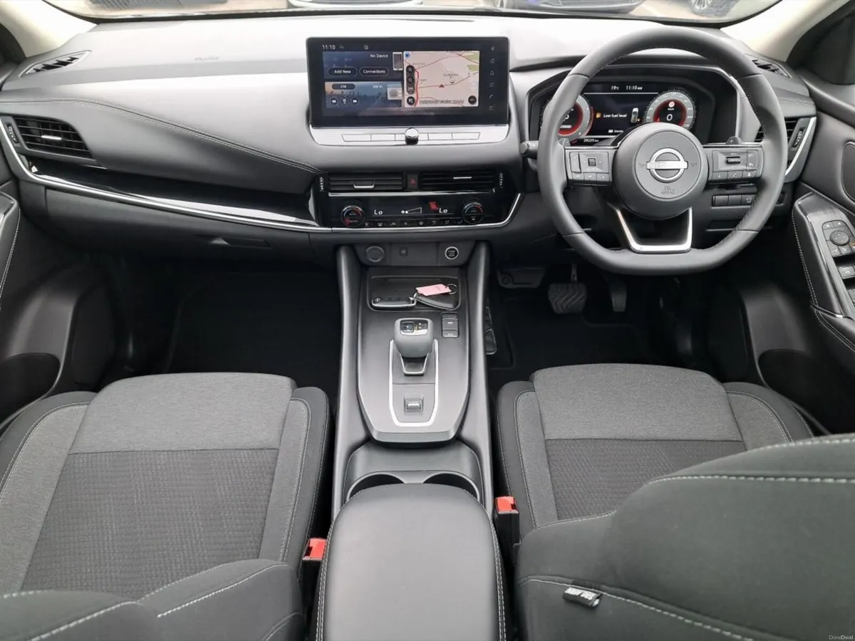 Nissan Qashqai 1.3 SV PREMIUM CVT €3000 Scrappage - Image 3