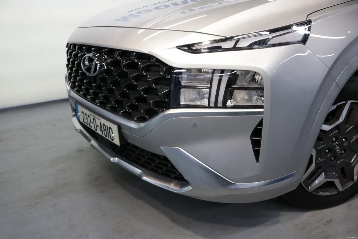Hyundai Santa Fe PREMIUM PHEV 1.6L PETROL AUTOMATI - Image 3