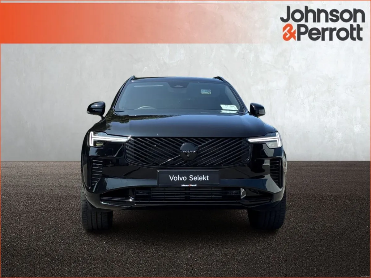 Volvo XC90 T8 PHEV AWD Plus Black Edition  (Four Y - Image 4
