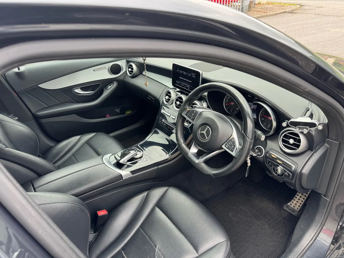 MERCEDES BENZ C220 AMG Line 2015 - Image 6