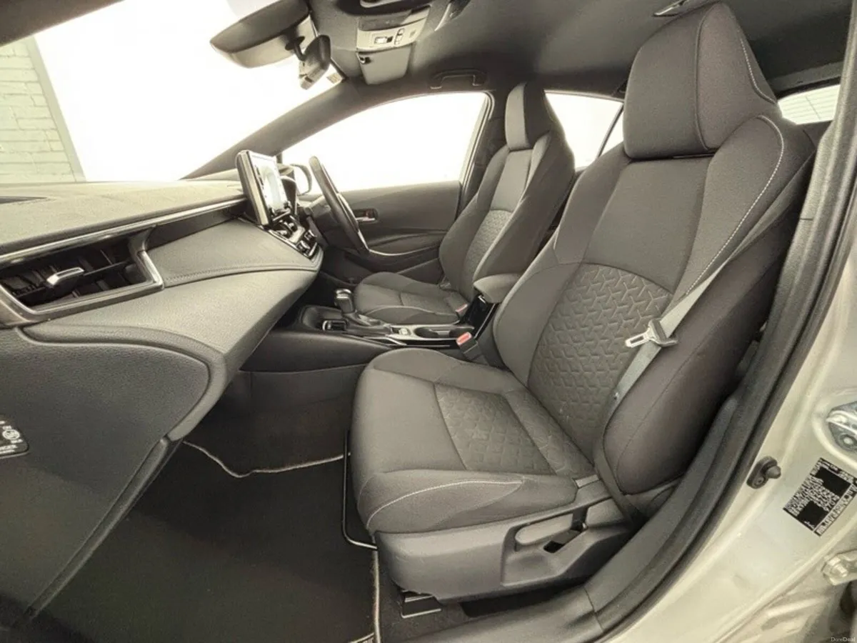 Toyota Corolla HYBRID LUNA H/B 4DR AUTO - Image 6