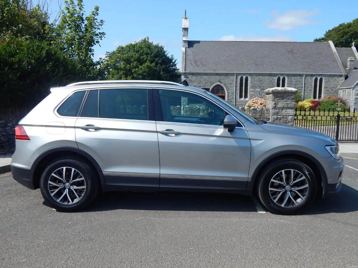 2018 Volkswagen Tiguan Comfortline Tax & Test 8/27 - Image 2